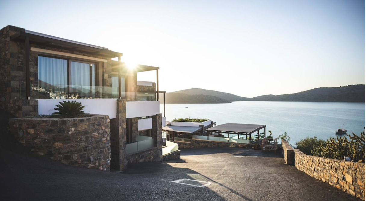 Reasons to Own Prefabricated Houses in Various Regions